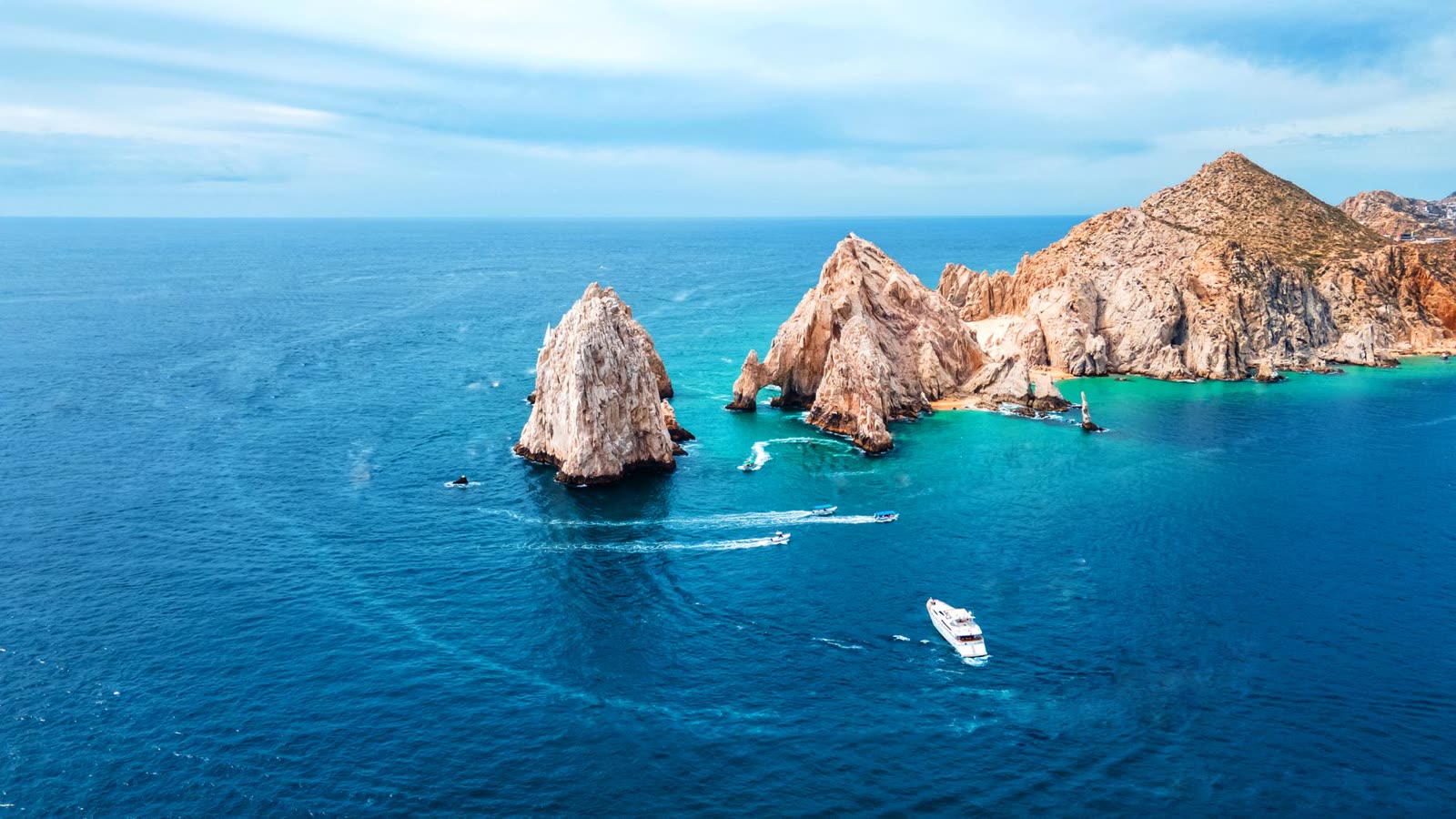 Acantilado sobre el mar de Cortés en Los Cabos